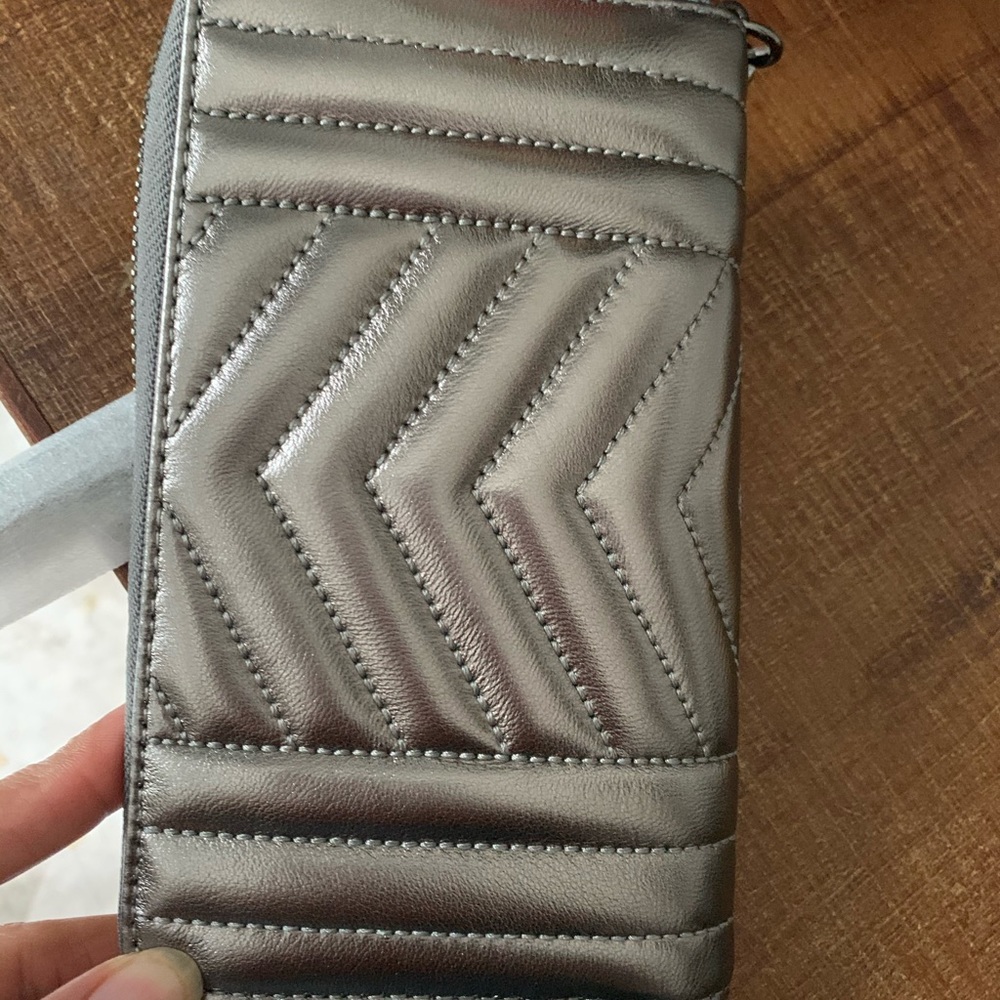 🌺🌺MICHAEL KORS QUILTED WRISTLET WALLET 🌺🌺 - Picture 3 of 6